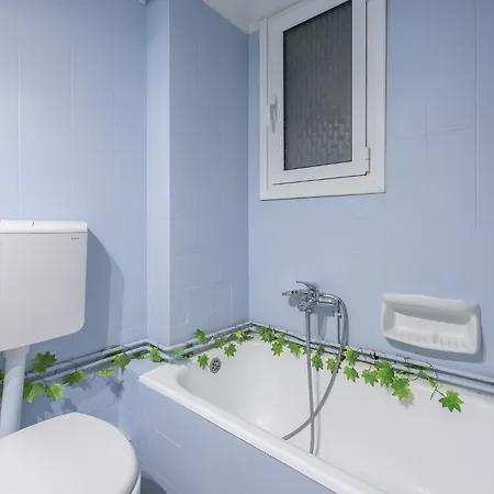 Beautiful Apartment, Next To Metro. Apartment Athens