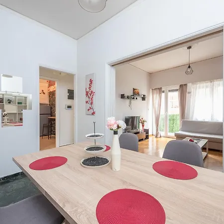 Beautiful Apartment, Next To Metro. * Athens