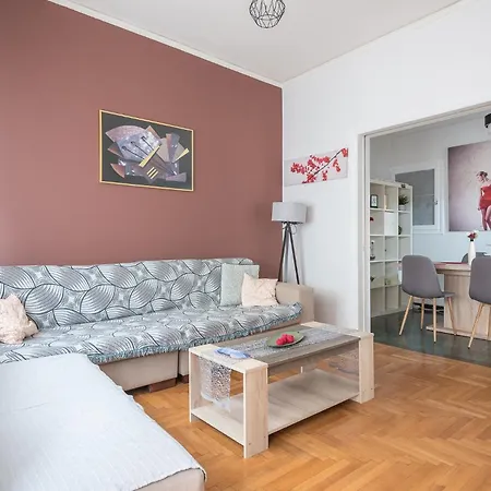 Beautiful Apartment, Next To Metro. Apartment Athens